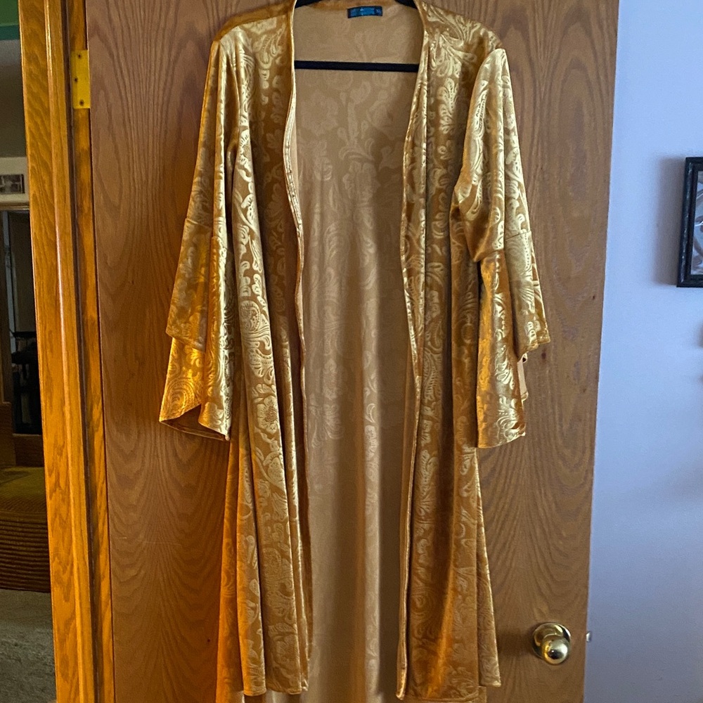 NFR Gold Night! Opulent Gold Patterned Women's  Duster!